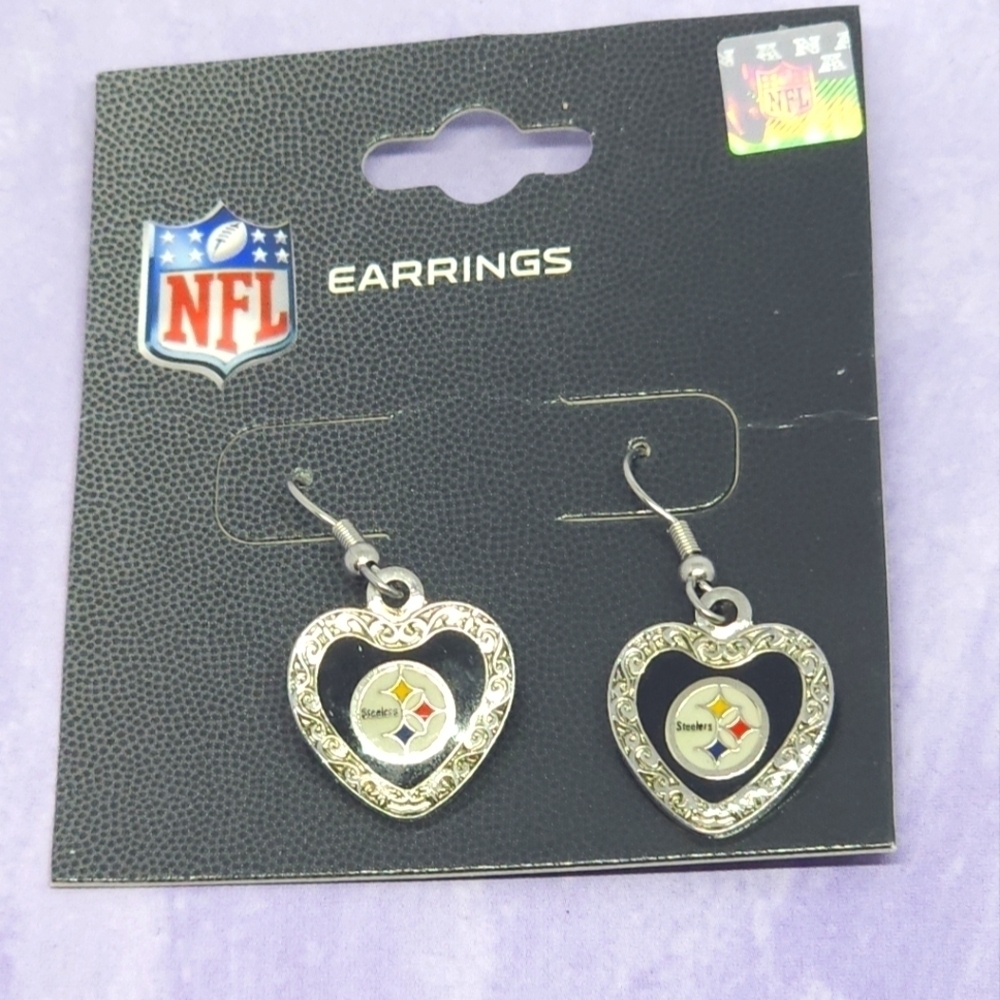 👍 5 For $20 NFL Steelers Heart Earrings Silver Tone
